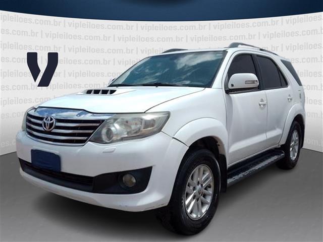 TOYOTA HILUX SW4 SRV 3.0 4X4 ANO 2014/2014