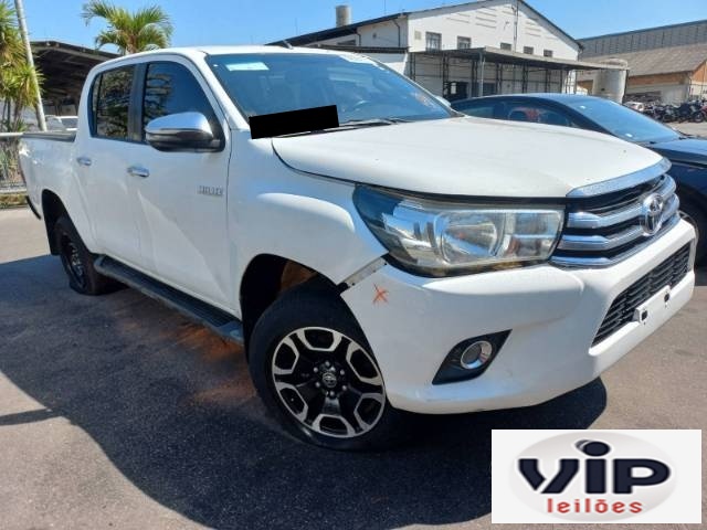 TOYOTA HILUX CD 2021 