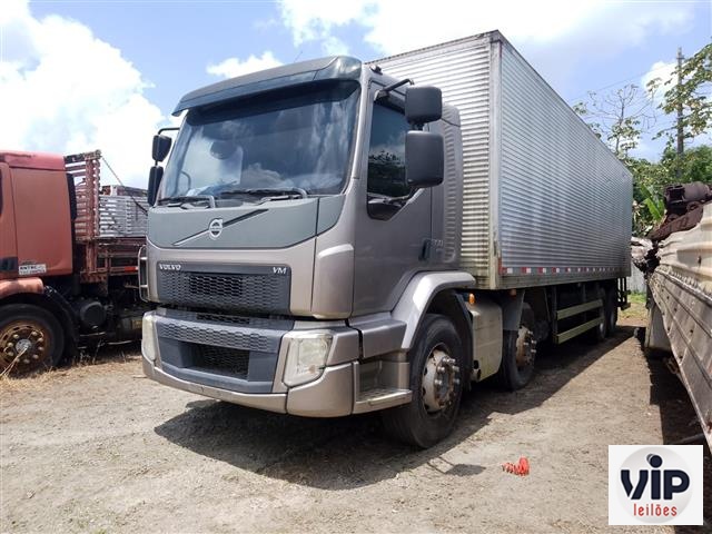 VOLVO VM 330 8X2R 2020